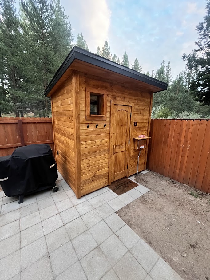 6x8 Finnish sauna with three-vent ventilation, owner-built